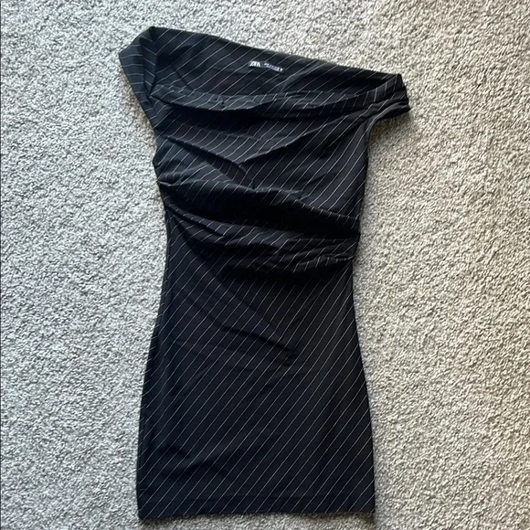 Elegant Black Pinstripe Dress - Picture 1 of 2